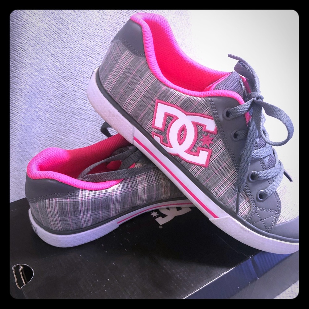 DC super cute tennis shoes